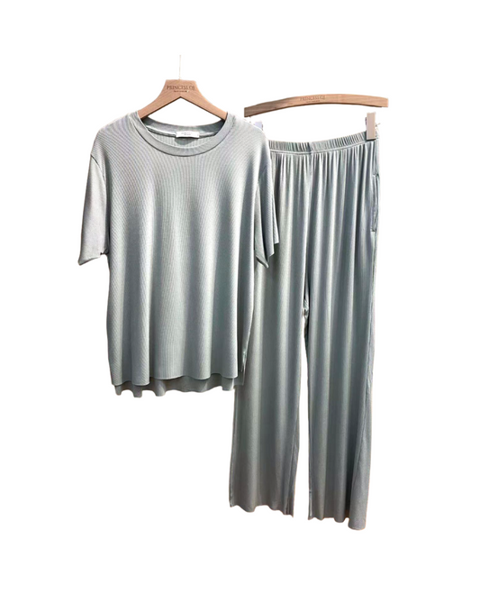 Women's Two Piece Modest Loungewear Set - Light Green